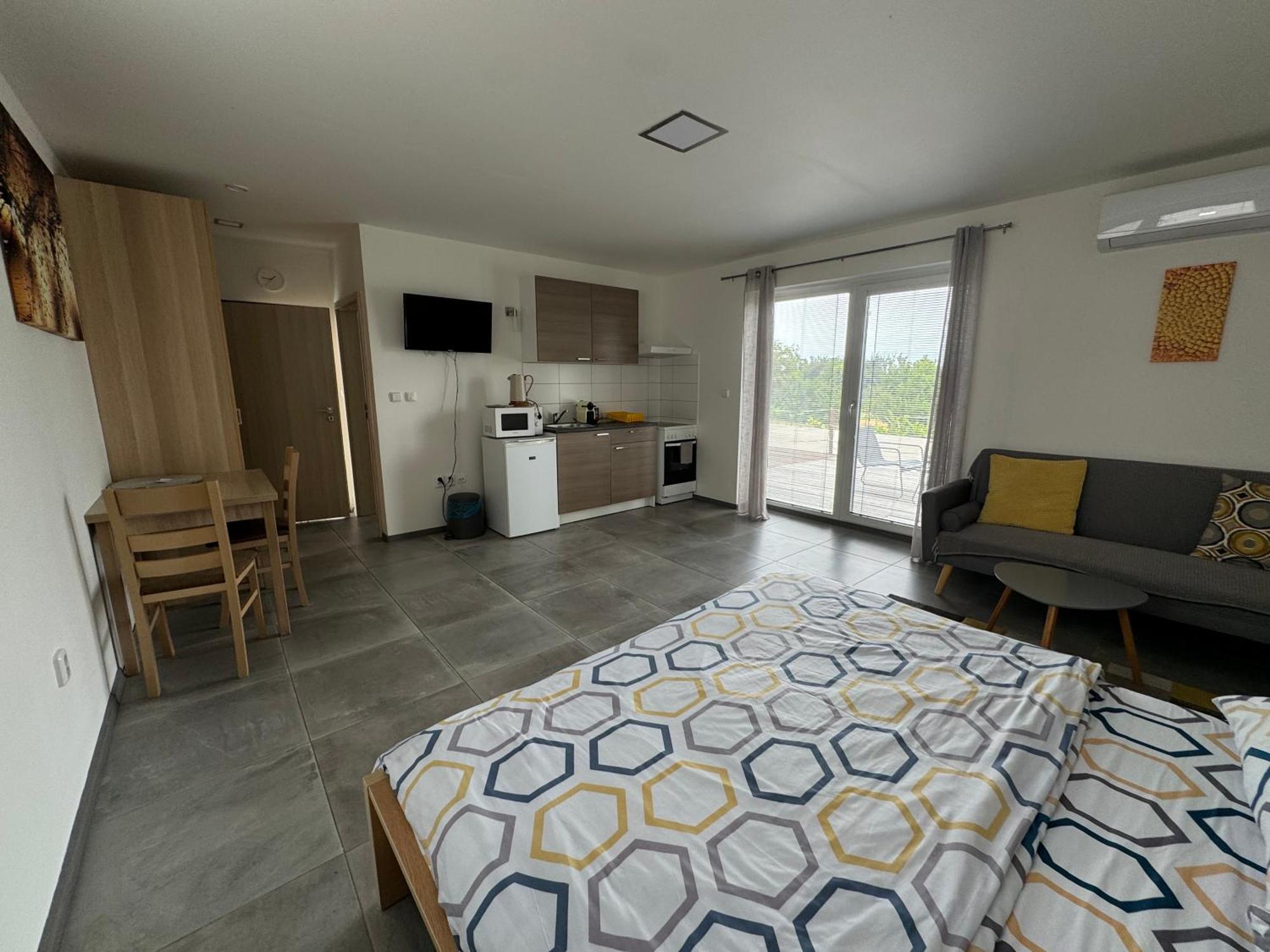 Apartmany Miromar Podivin 外观 照片